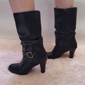 Arizona brand heeled leather Boots